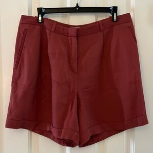 Very cute, excellent condition H&M shorts.  Beautiful color.